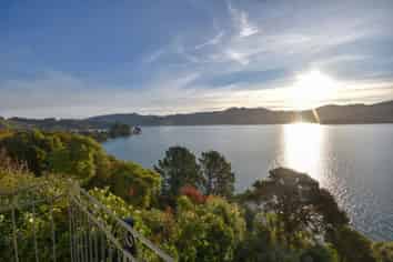 35 Oxley Crescent, Broad Bay