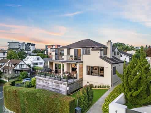 2 Brookfield Street, St Heliers