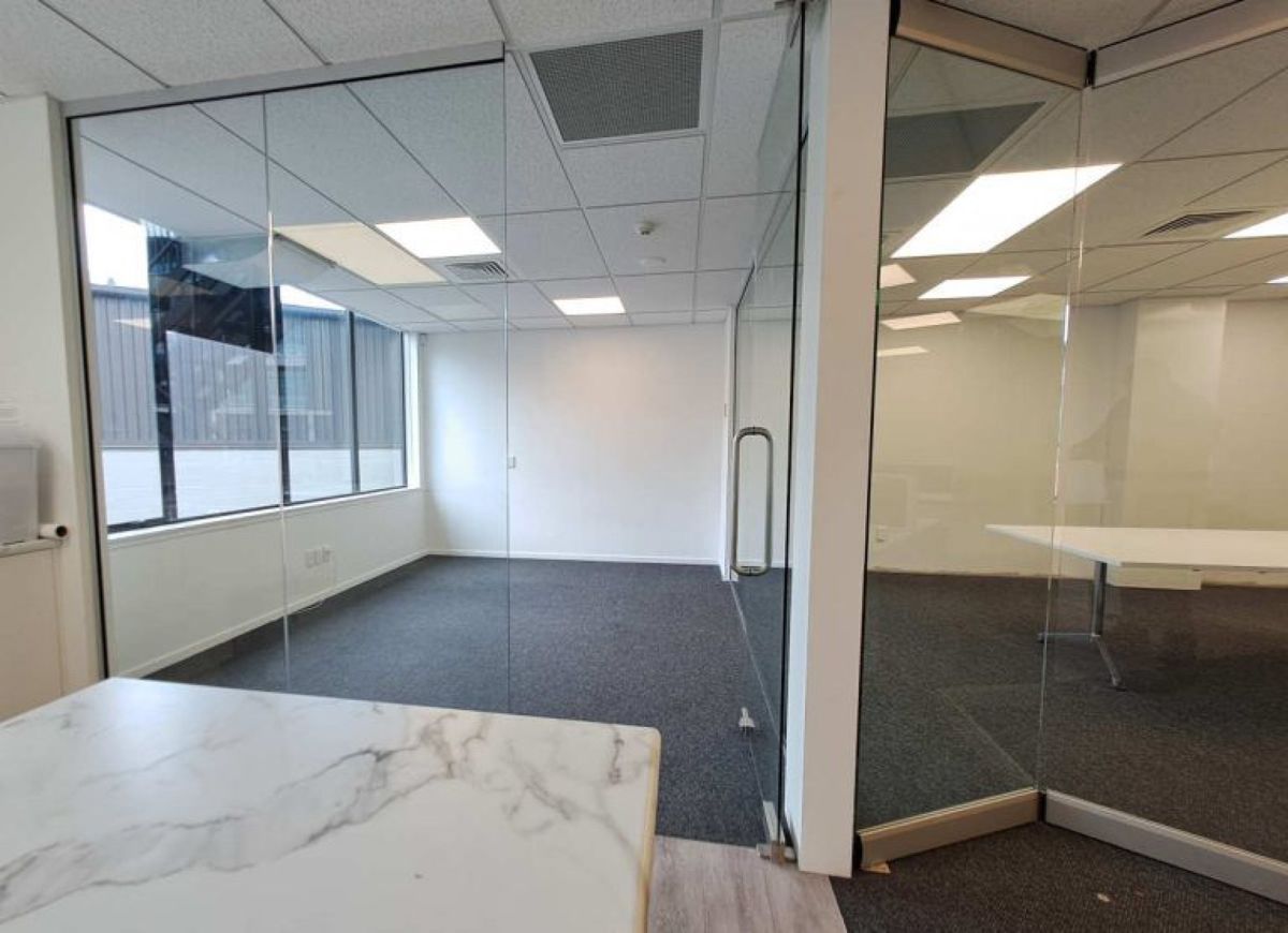 Prime Ground-Floor Office | 116 m²