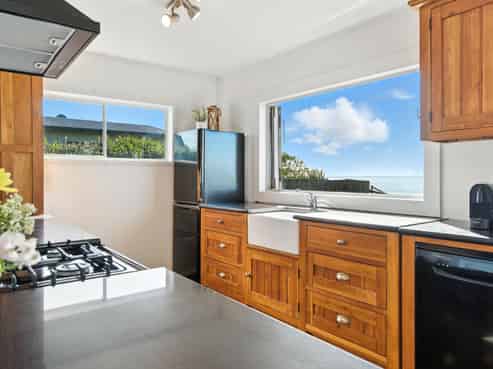 17 Pukehina Parade, Pukehina