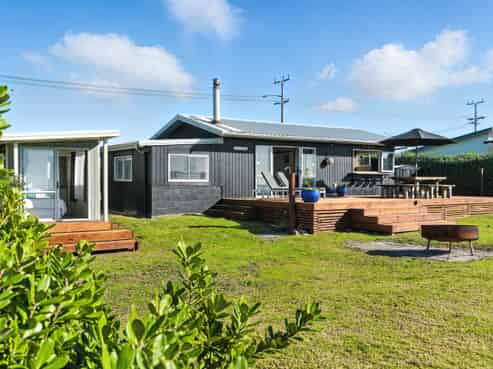 17 Pukehina Parade, Pukehina