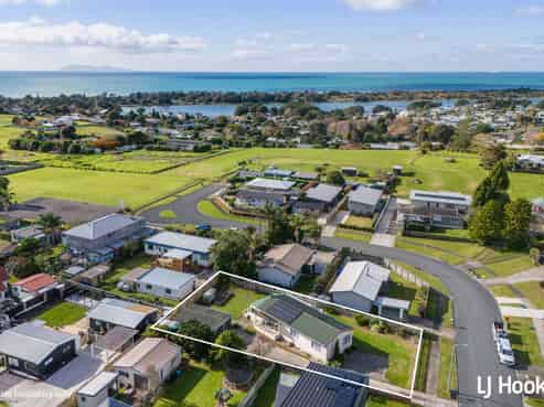 3 Adela Stewart Drive West, Athenree