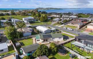 3 Adela Stewart Drive West, Athenree