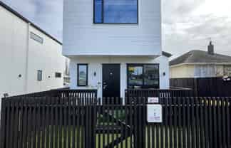 2/19 Calvert Avenue , Mangere