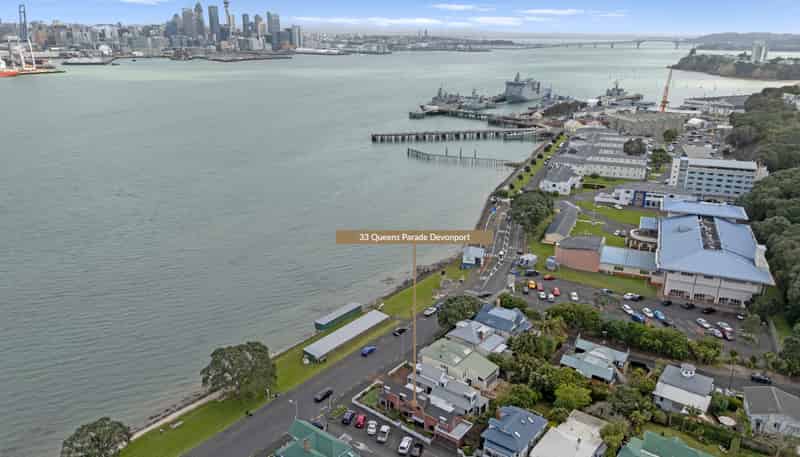 33 Queens Parade, Devonport