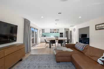 18 Cherry Avenue, Darfield