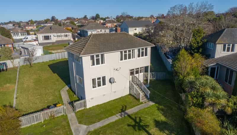 98 Grants Road, Marchwiel