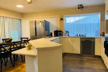 22 Hedge Row, Sunnyhills
