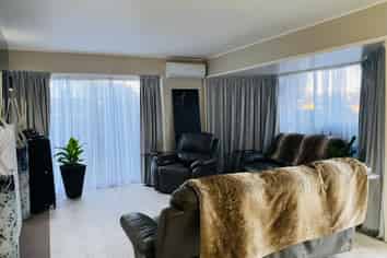 22 Hedge Row, Sunnyhills