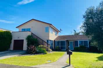 22 Hedge Row, Sunnyhills