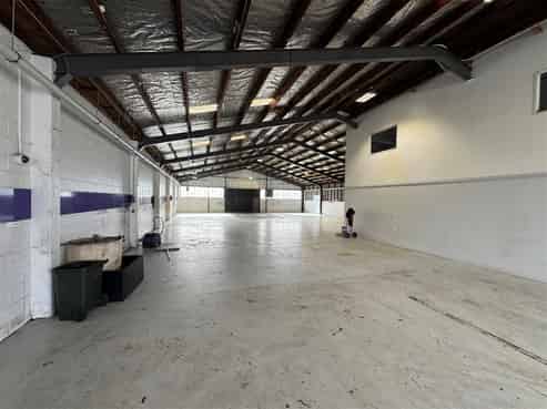 CBRE | 633sqm Mt Wellington Standalone