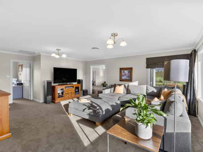 44 Tutakarae Road, Kelvin Grove