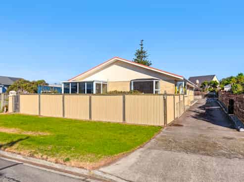 5 Karaka Street, Otaki Beach