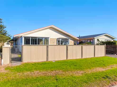 5 Karaka Street, Otaki Beach