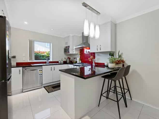16B Hillside Road, Papatoetoe
