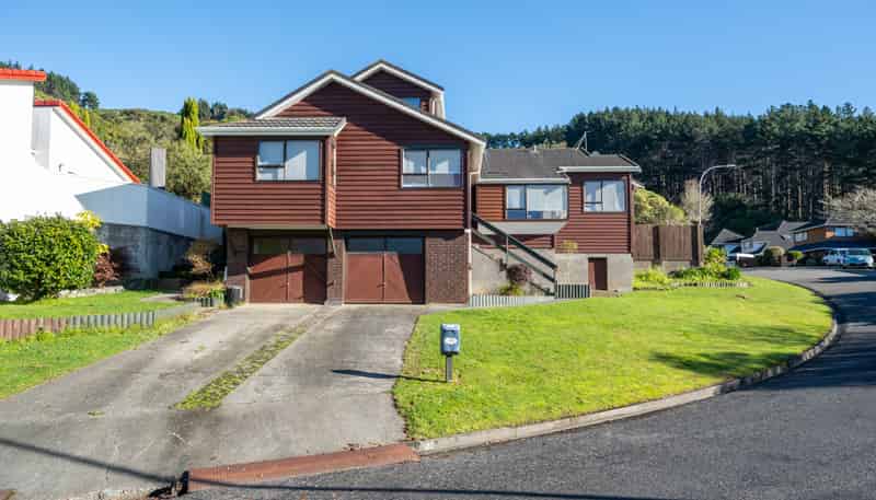 11 Duval Grove, Tawa