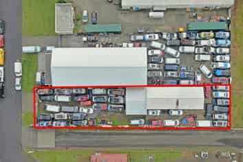 192M² TUAKAU WAREHOUSE WITH YARD

