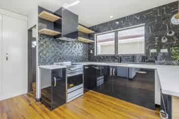 65 Bairds Road, Otara
