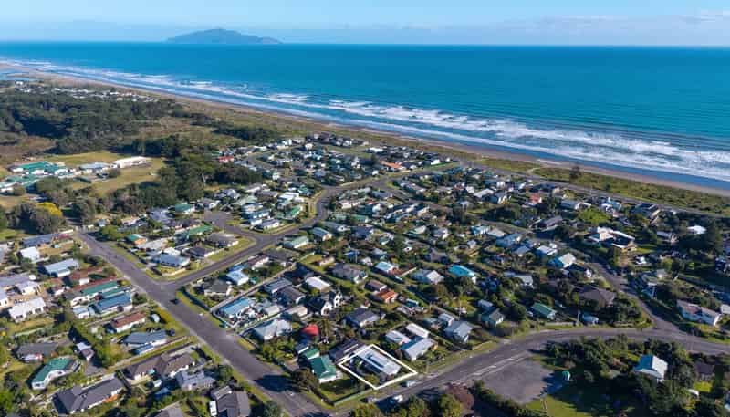 45A Tasman Road, Otaki Beach