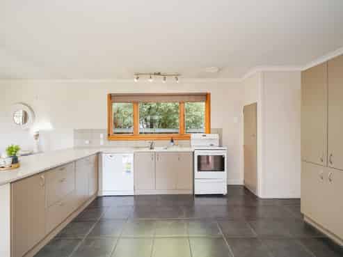 8 Mahuri Road, Otatara