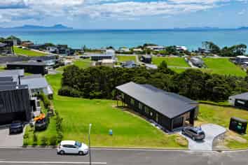 3 Starlight Place, Langs Beach