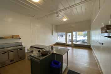 For makers, traders and creators- For Lease