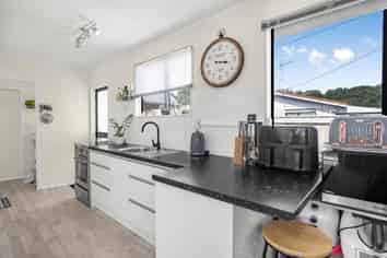 1270A High Street, Taita