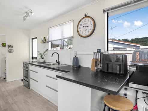 1270A High Street, Taita