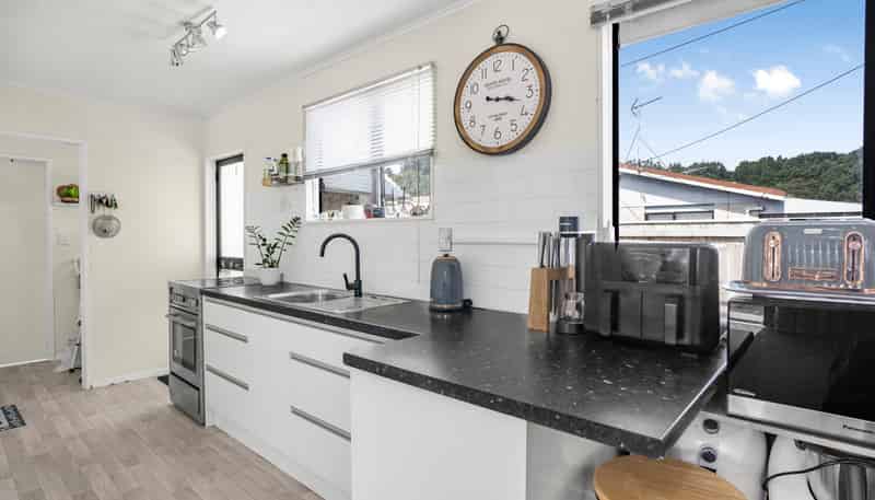 1270A High Street, Taita