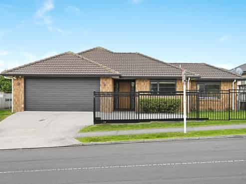 117 Barrington Drive, Huntington