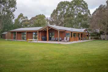 18 River Road, Ashburton
