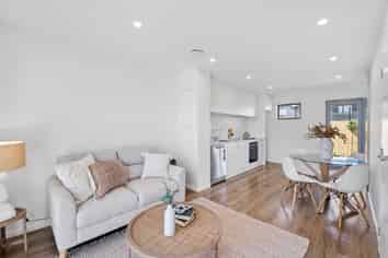 2/79 Harrow Street, Phillipstown