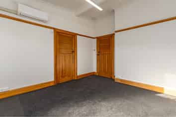 Sophisticated and stylish heritage office suite