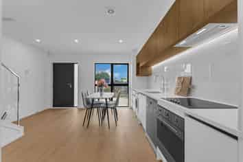 1/21 Baird Street, Howick