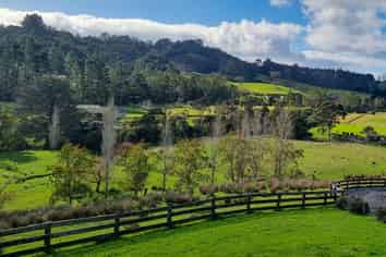 384 Pine Valley Road, Dairy Flat