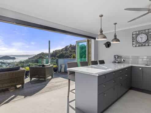 2 Binnie Street, Paihia
