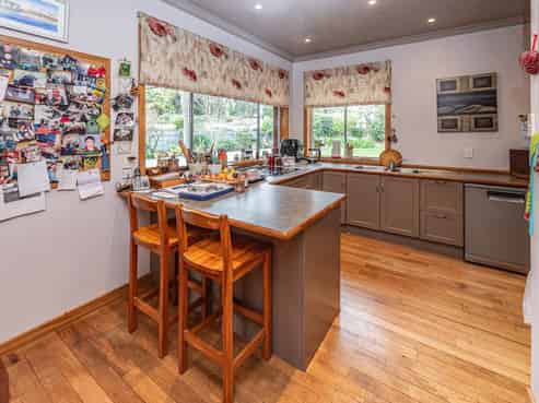 21 Riverbank Road, Okoia