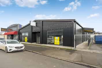 Modern Option - Centrally Located