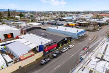 Modern Option - Centrally Located