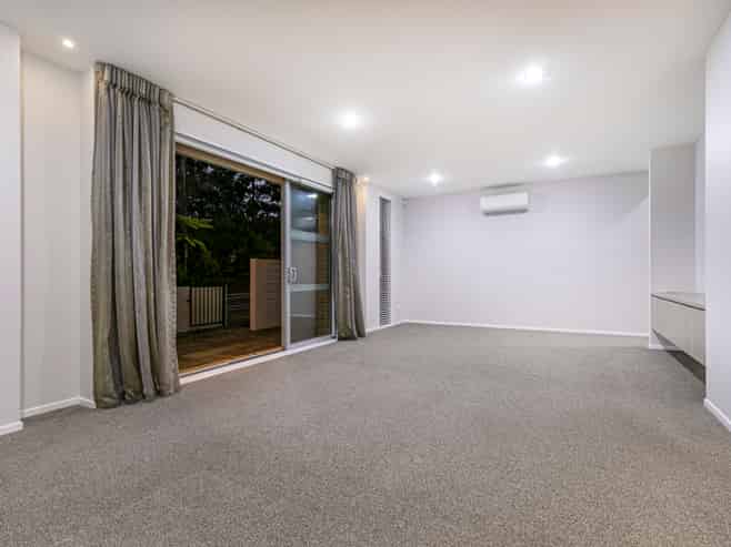 329 Millwater Parkway, Millwater