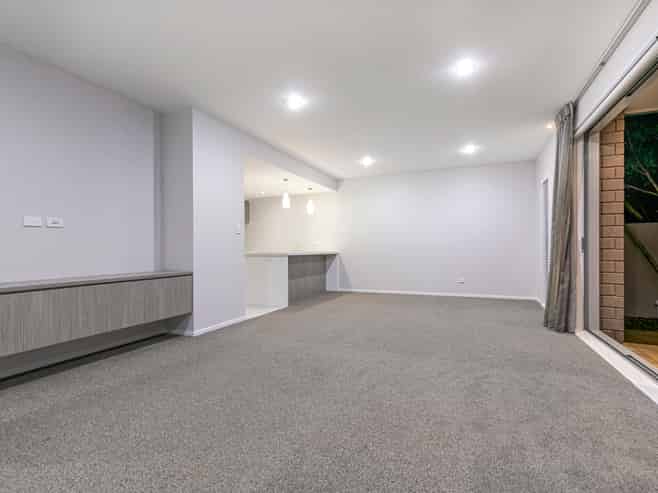 329 Millwater Parkway, Millwater