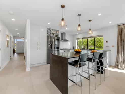 10 Harbourside Court, Beachlands