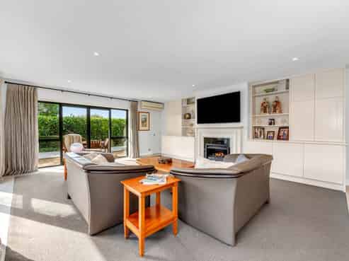 10 Harbourside Court, Beachlands