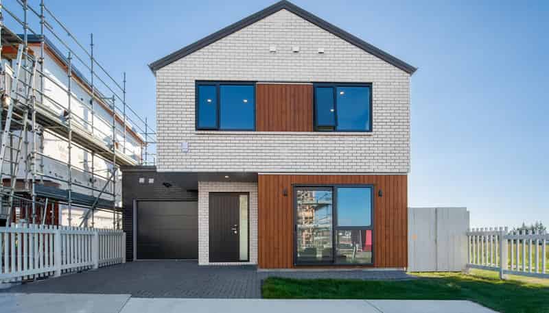  8 Taipahitini Road, Karaka