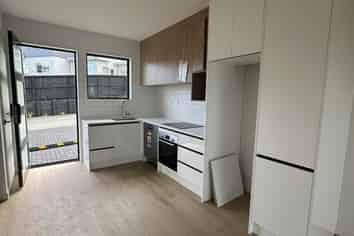 6/130 Te Oneroa Way, Long Bay