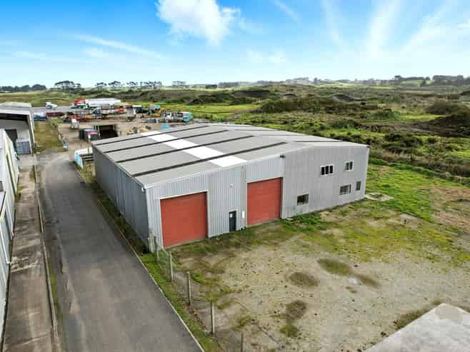 Industrial building and expansive yard space