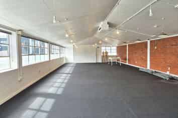 Refurbished First-Floor Workspace 