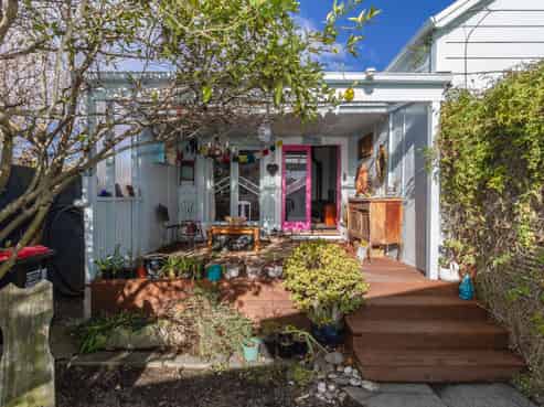 167 Main Road, Clive