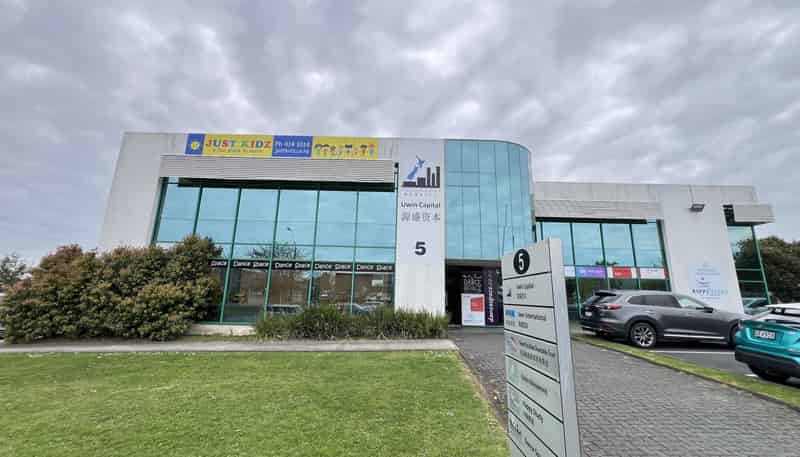Level 1/5 William Pickering Drive, Albany