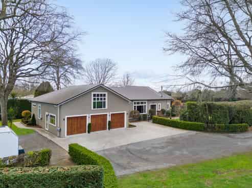 1544 Cambridge Road, Cambridge